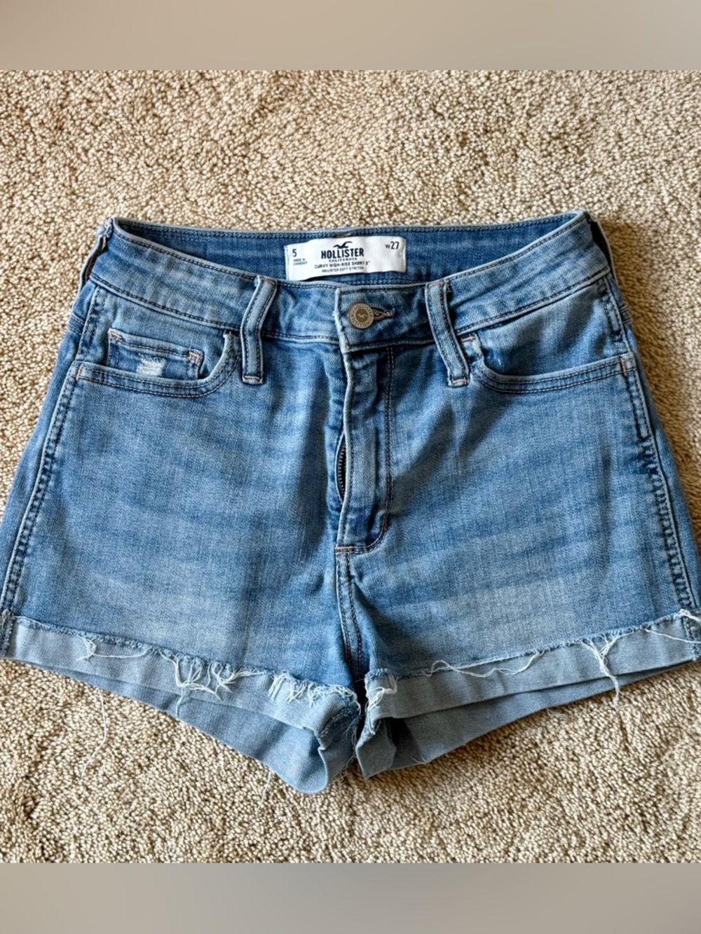 Hollister Curvy High Rise Shorts 3 in size 27